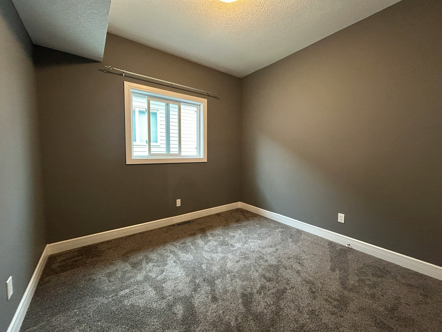 9025 80a Avenue, Grande Prairie, AB, T8X 0P1 - 9