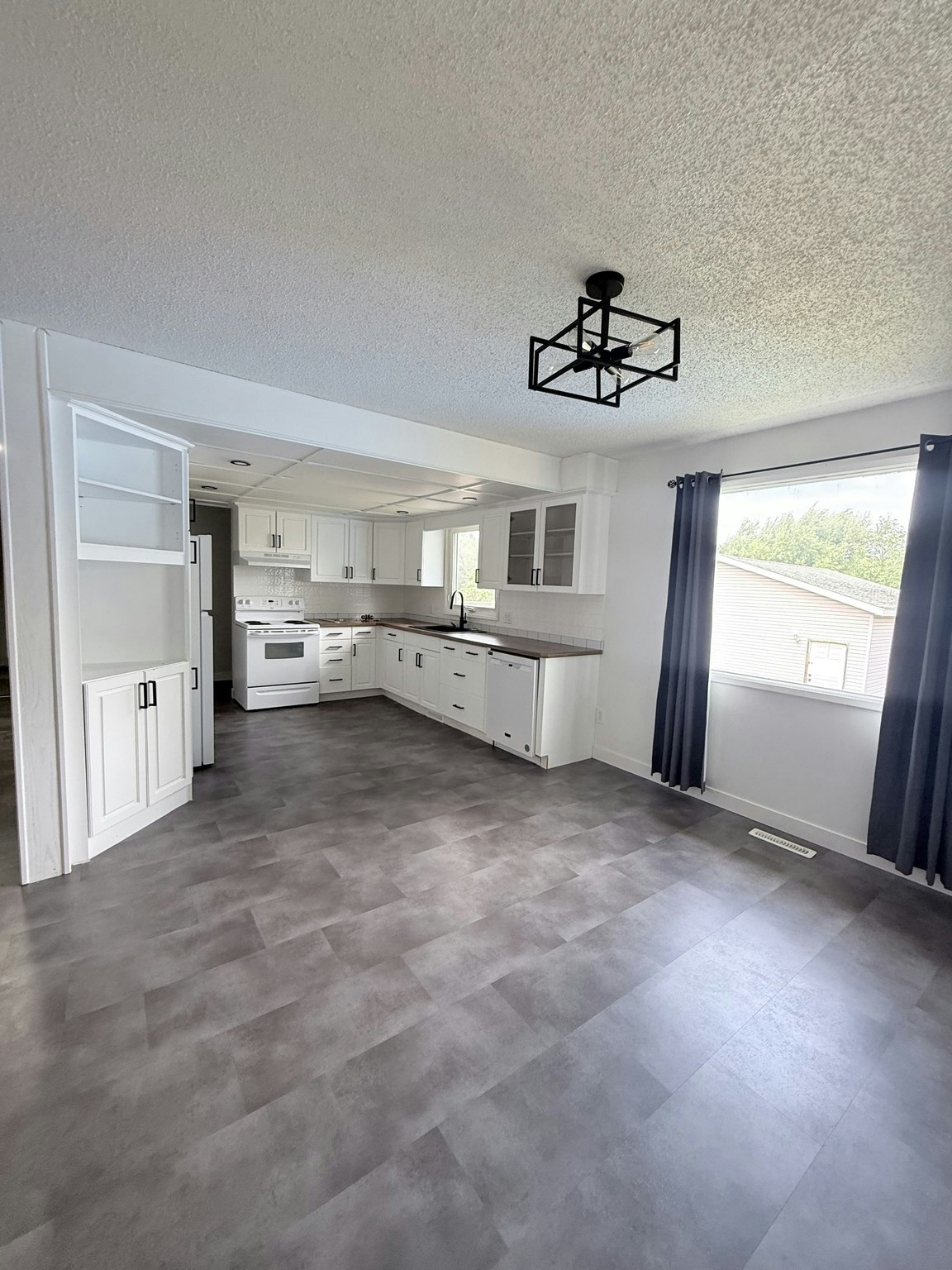 242 Carleton Drive, Saskatoon, SK, S7H 4C1 - 10