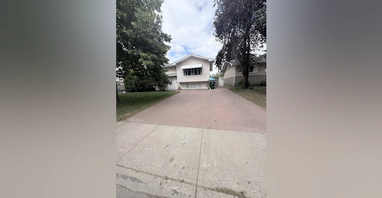 242 Carleton Drive, Saskatoon, SK, S7H 4C1