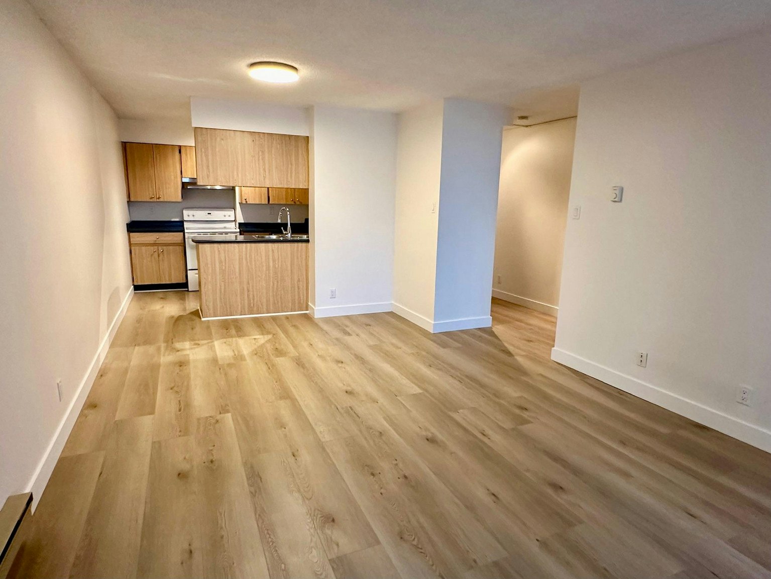 1105-9521 Cardston Court, Burnaby, BC, V3N 4R8 - 5
