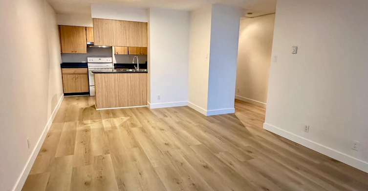 1105-9521 Cardston Court, Burnaby, BC, V3N 4R8 - 5