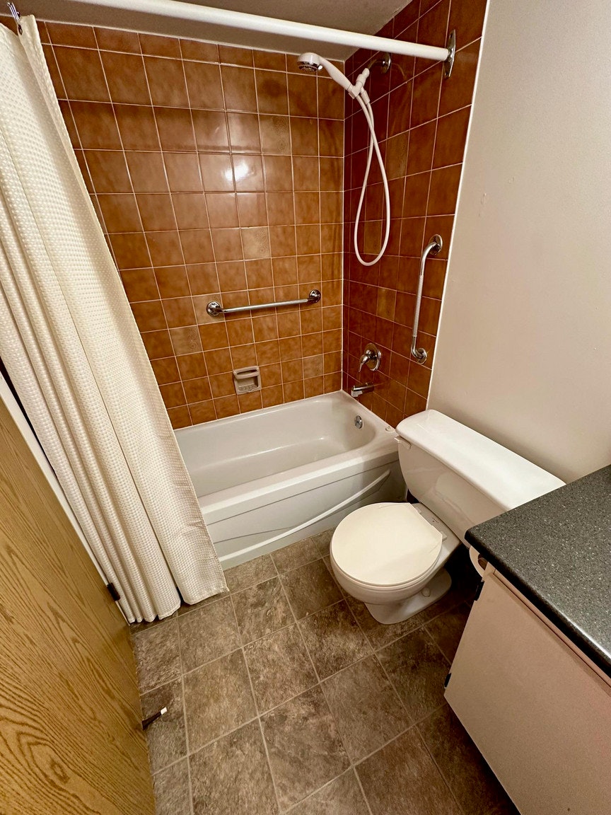 1105-9521 Cardston Court, Burnaby, BC, V3N 4R8 - 12