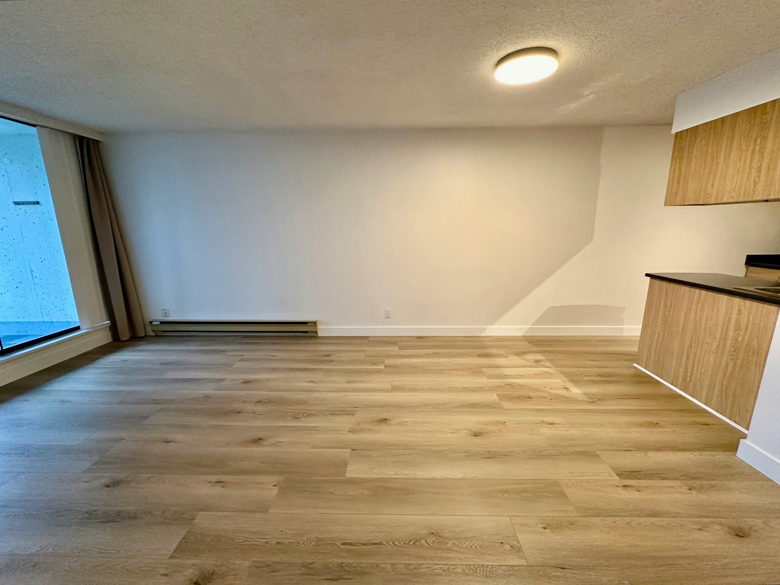 1105-9521 Cardston Court, Burnaby, BC, V3N 4R8 - 4
