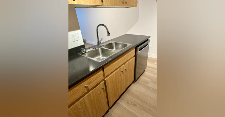 1105-9521 Cardston Court, Burnaby, BC, V3N 4R8 - 8