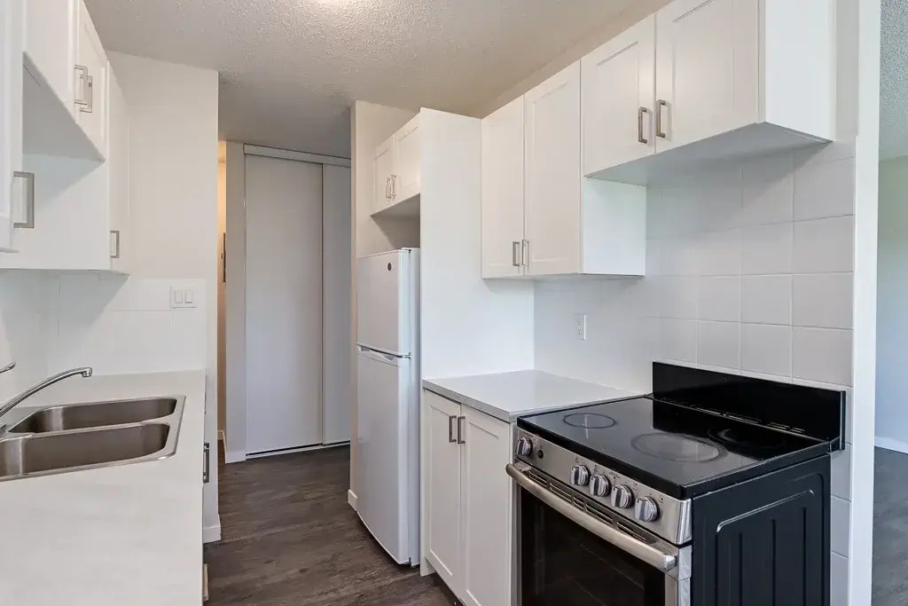 A301-20 Berkeley Place W, Lethbridge, AB, T1K 4W1 - 5
