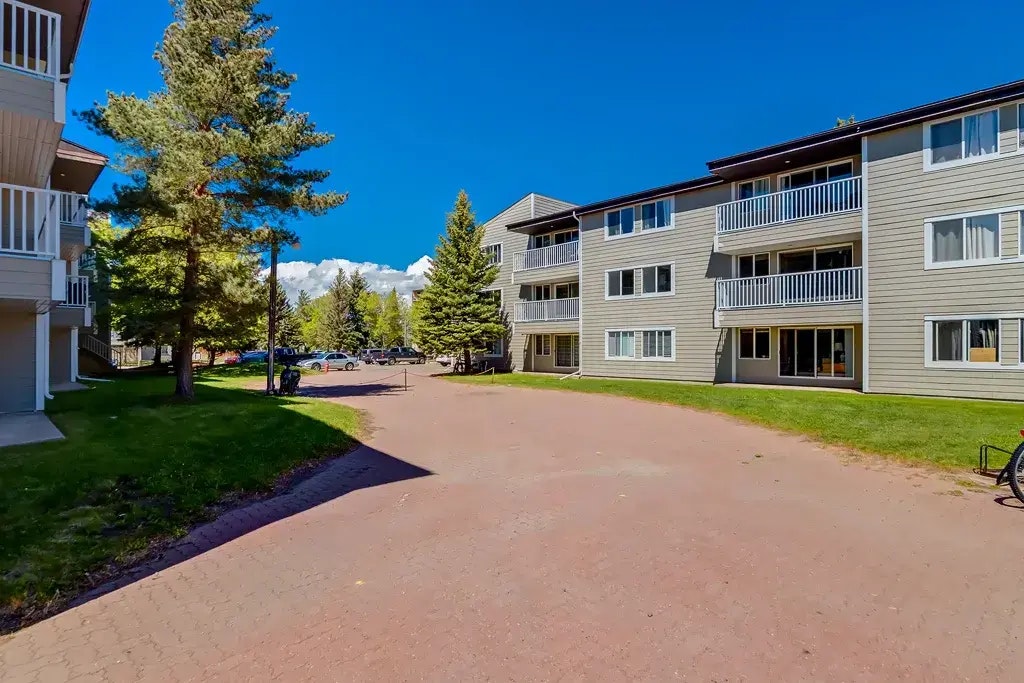 A301-20 Berkeley Place W, Lethbridge, AB, T1K 4W1 - 14