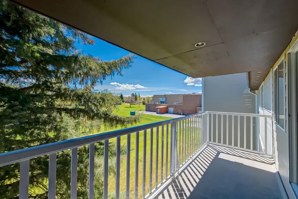A301-20 Berkeley Place W, Lethbridge, AB, T1K 4W1 - 8