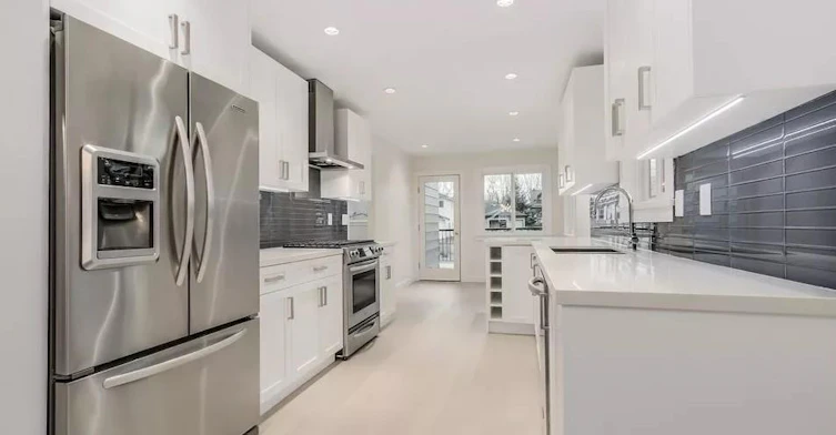 UPPER-2680 Trinity Street, Vancouver, BC, V5K 1E4 - 10