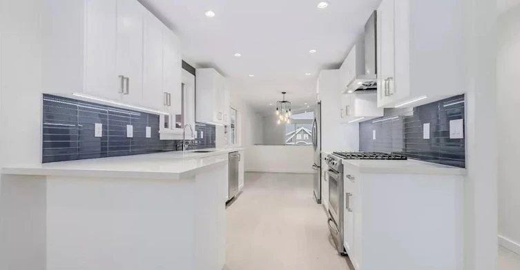 UPPER-2680 Trinity Street, Vancouver, BC, V5K 1E4 - 9