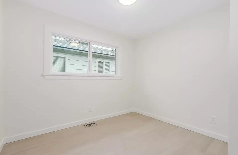 UPPER-2680 Trinity Street, Vancouver, BC, V5K 1E4 - 12