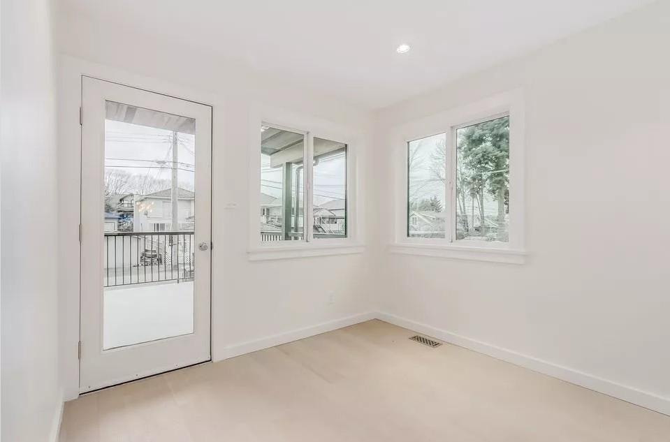 UPPER-2680 Trinity Street, Vancouver, BC, V5K 1E4 - 11