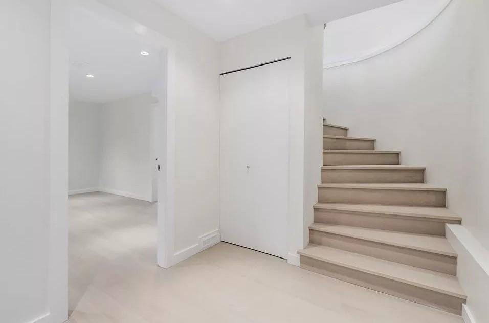 UPPER-2680 Trinity Street, Vancouver, BC, V5K 1E4 - 2