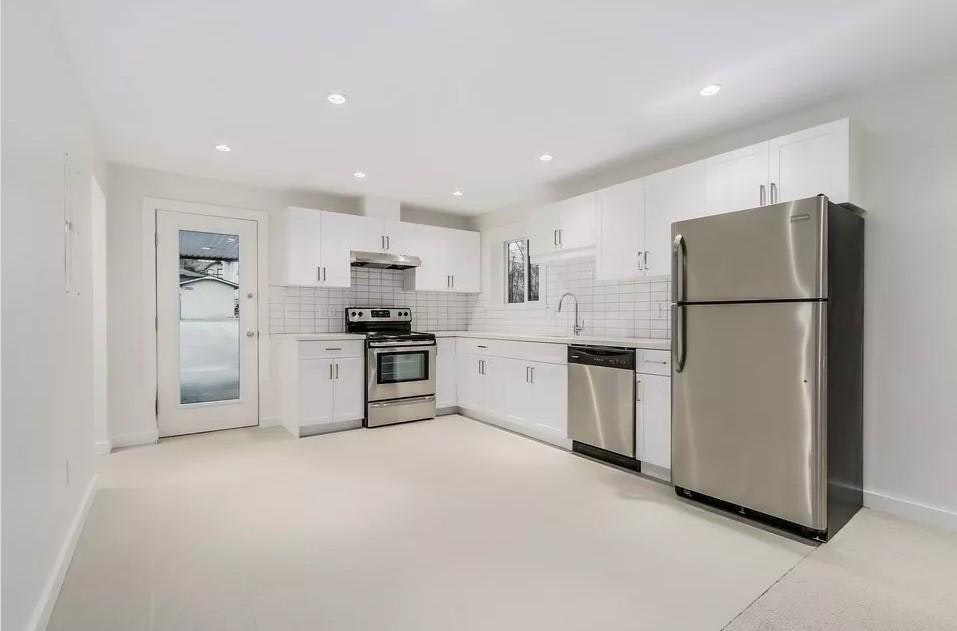 2680 Trinity Street, Vancouver, BC, V5K 1E4 - 2