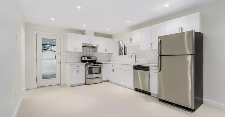 2680 Trinity Street, Vancouver, BC, V5K 1E4 - 2