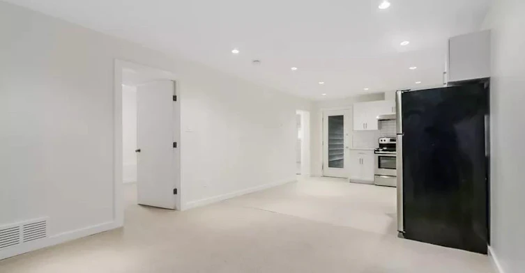 2680 Trinity Street, Vancouver, BC, V5K 1E4 - 3