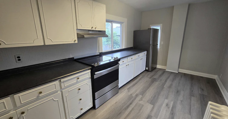 3-1047 Main Street East, Hamilton, ON, L8M 1N5 - 2