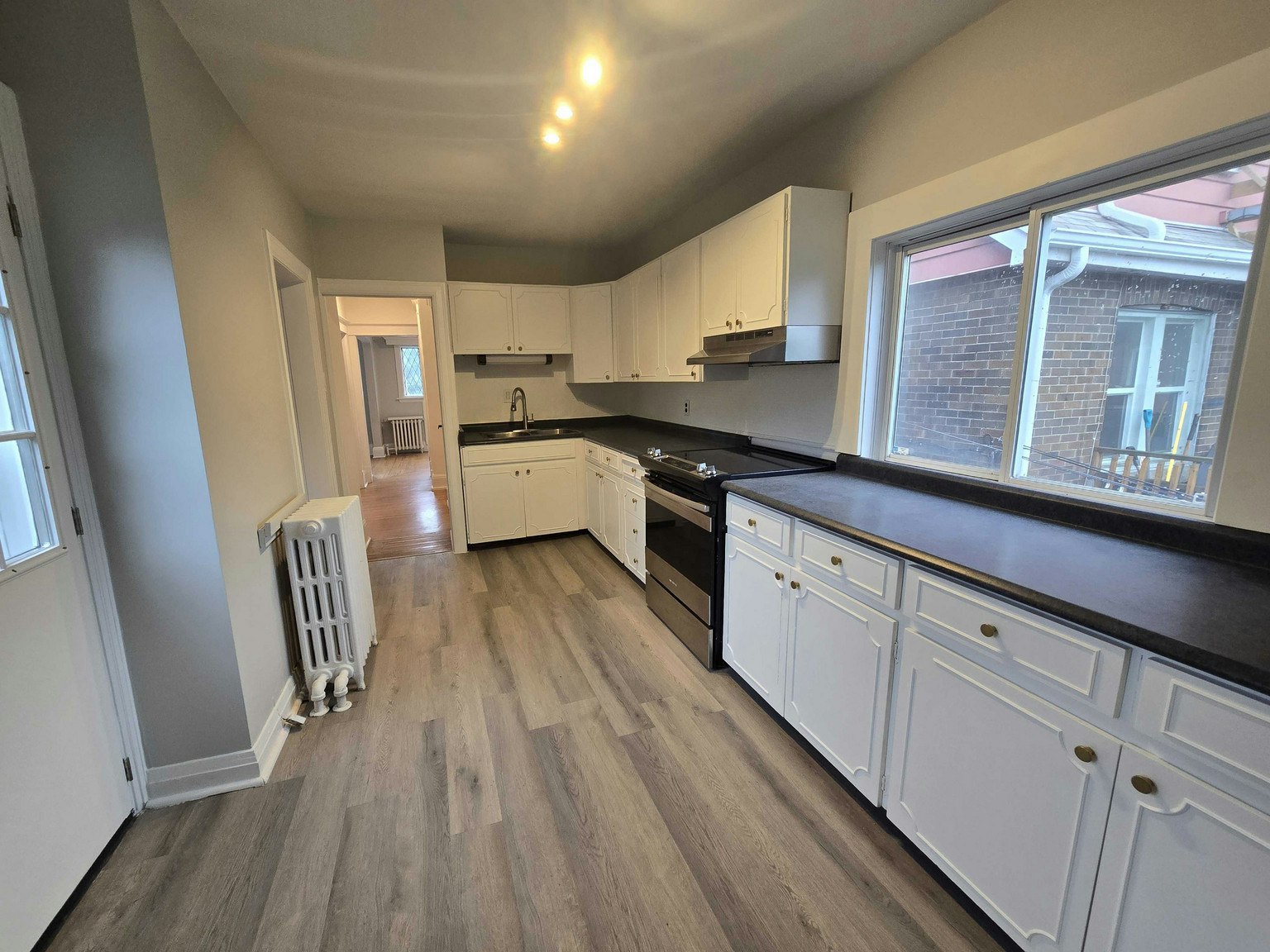 1-1047 Main Street East, Hamilton, ON, L8M 1N5