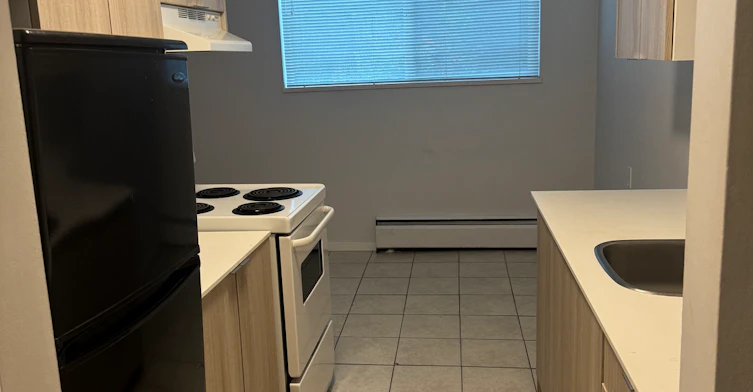 404 East 8th Avenue, Vancouver, BC, V5T 1S5 - 2