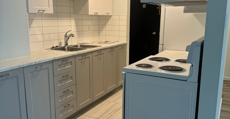 404 East 8th Avenue, Vancouver, BC, V5T 1S5 - 2