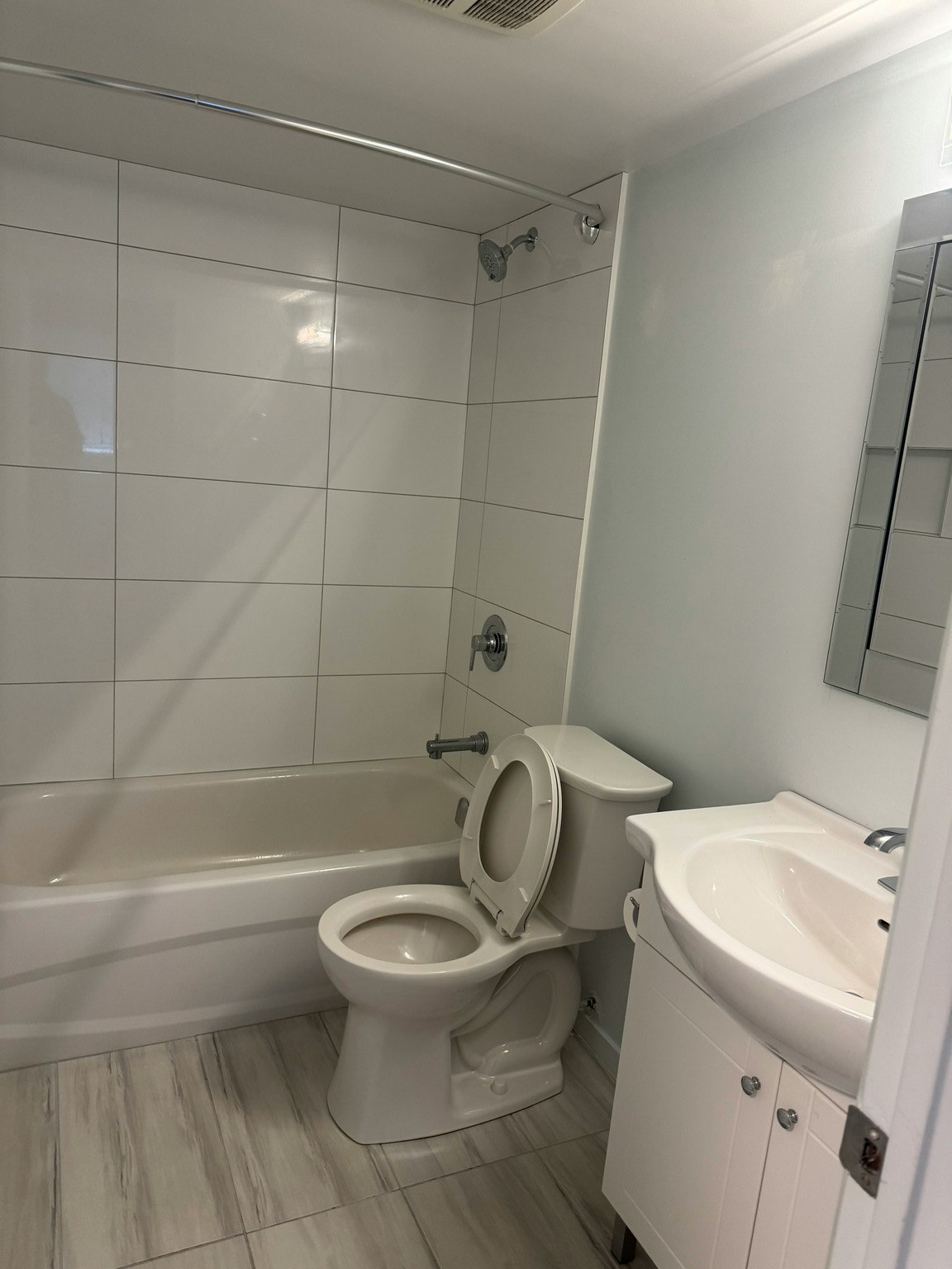 404 East 8th Avenue, Vancouver, BC, V5T 1S5 - 3
