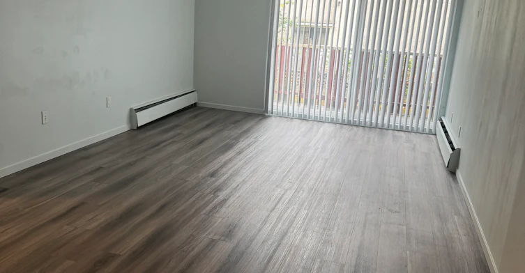 404 East 8th Avenue, Vancouver, BC, V5T 1S5