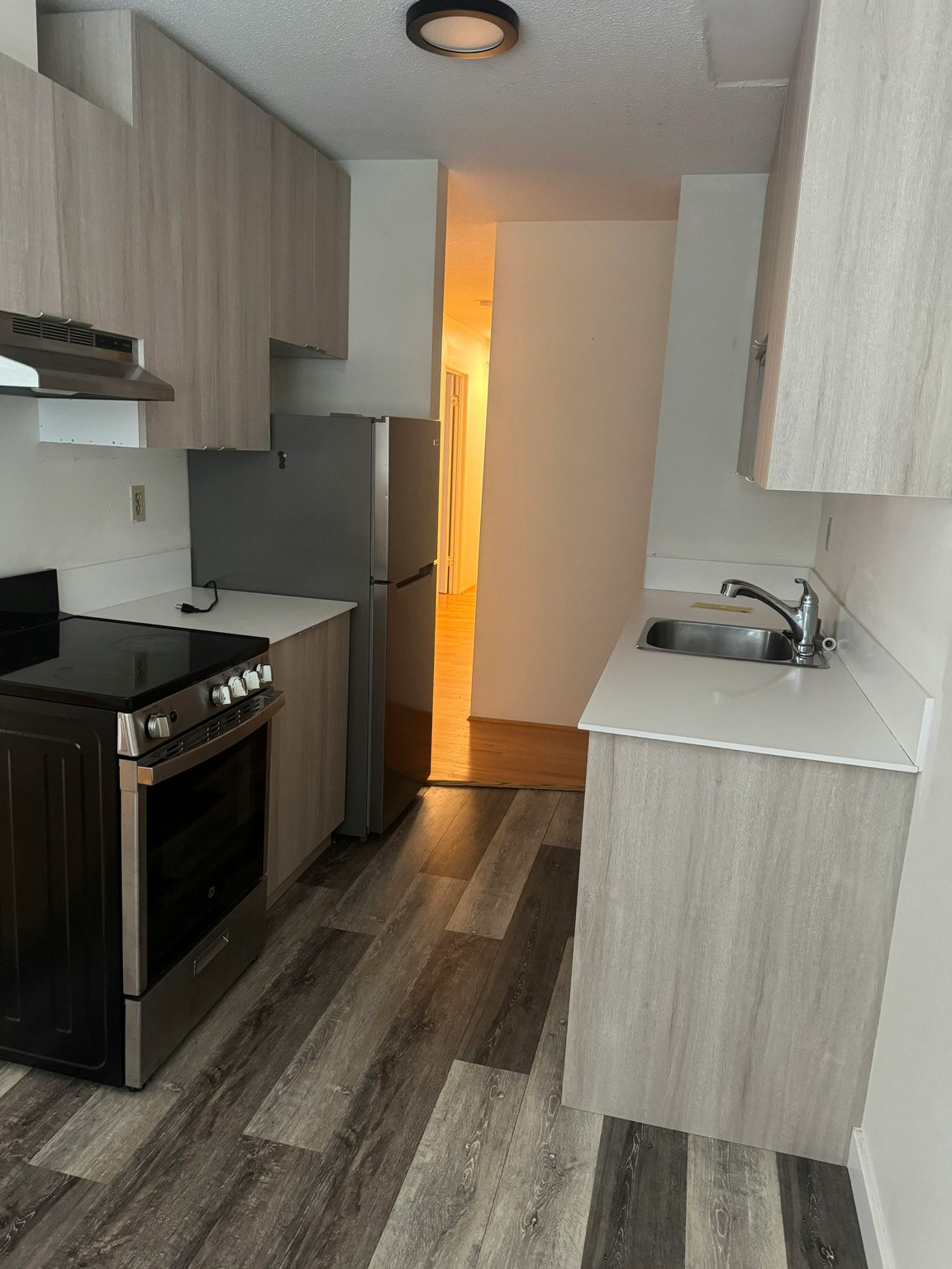 404 East 8th Avenue, Vancouver, BC, V5T 1S5 - 2