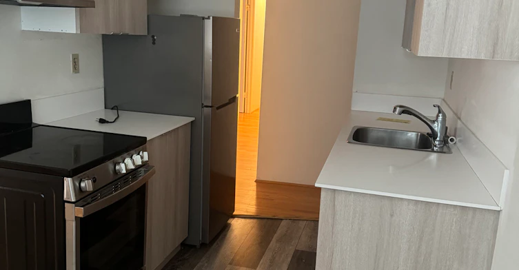 404 East 8th Avenue, Vancouver, BC, V5T 1S5 - 2