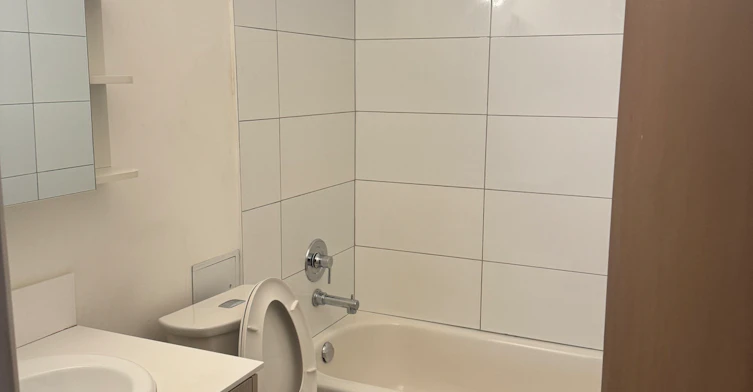 404 East 8th Avenue, Vancouver, BC, V5T 1S5 - 3