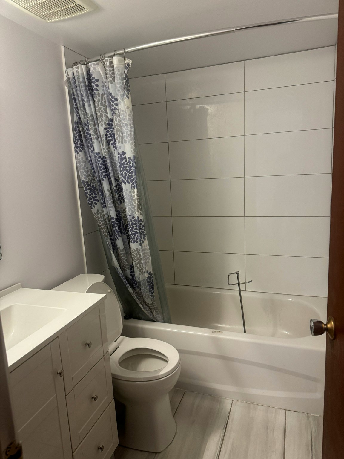 211-404 East 8th Avenue, Vancouver, BC, V5T 1S5 - 4