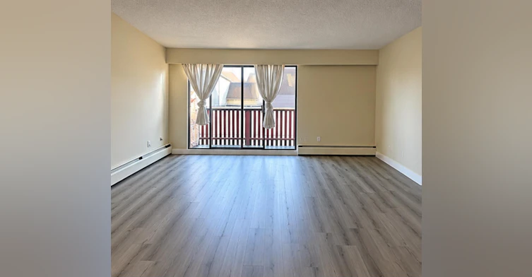 308-404 East 8th Avenue, Vancouver, BC, V5T 1S5