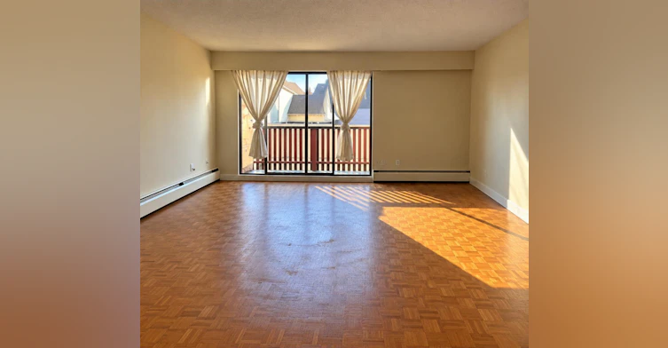 311-404 East 8th Avenue, Vancouver, BC, V5T 1S5
