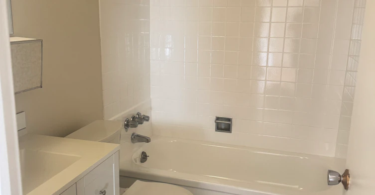 311-404 East 8th Avenue, Vancouver, BC, V5T 1S5 - 4