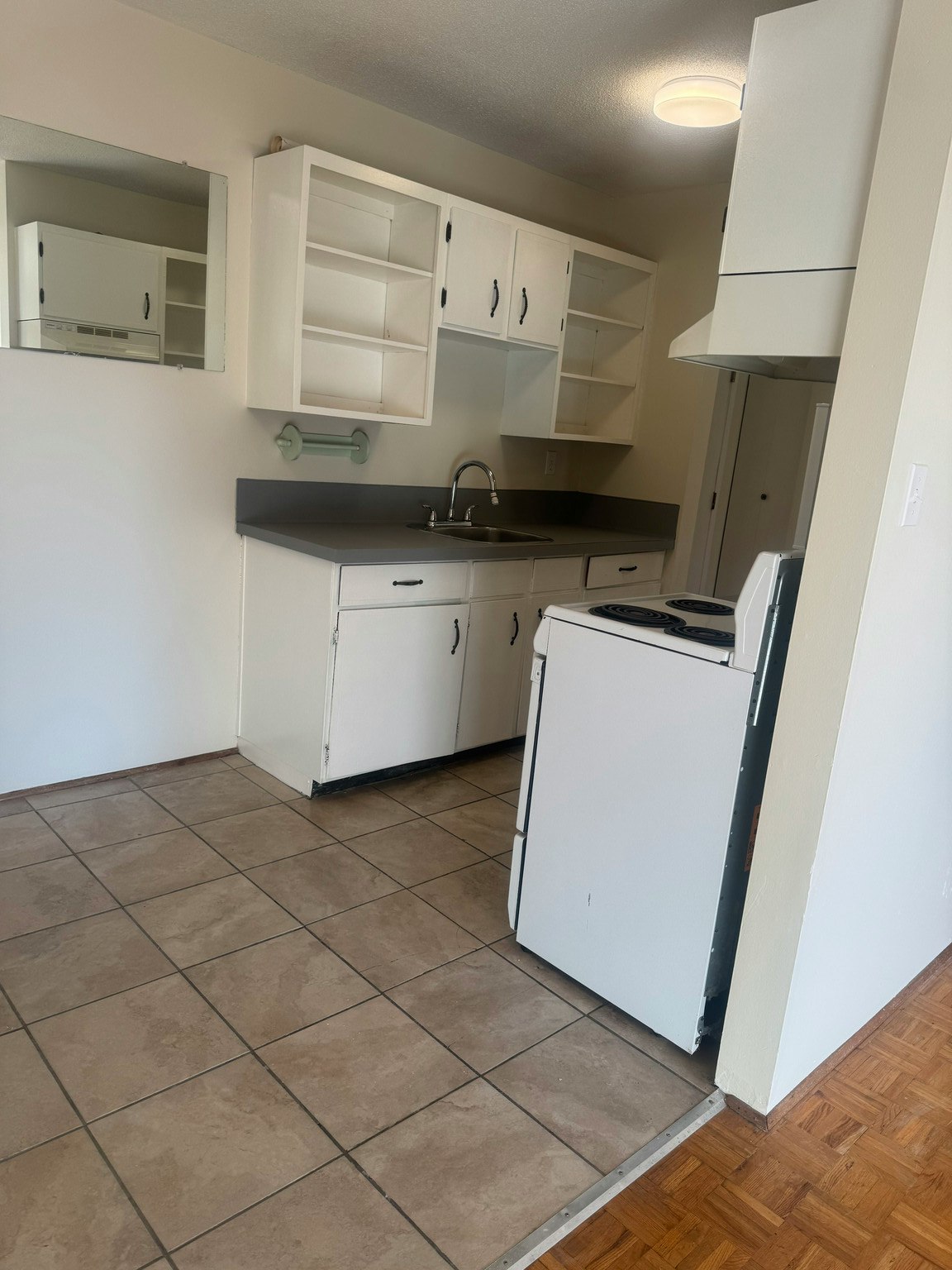 311-404 East 8th Avenue, Vancouver, BC, V5T 1S5 - 2