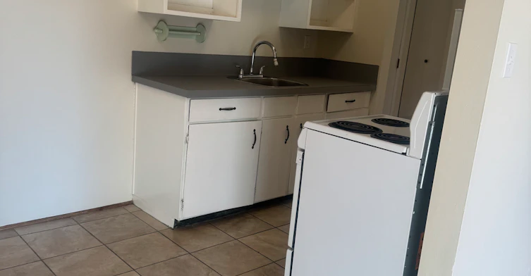 311-404 East 8th Avenue, Vancouver, BC, V5T 1S5 - 2
