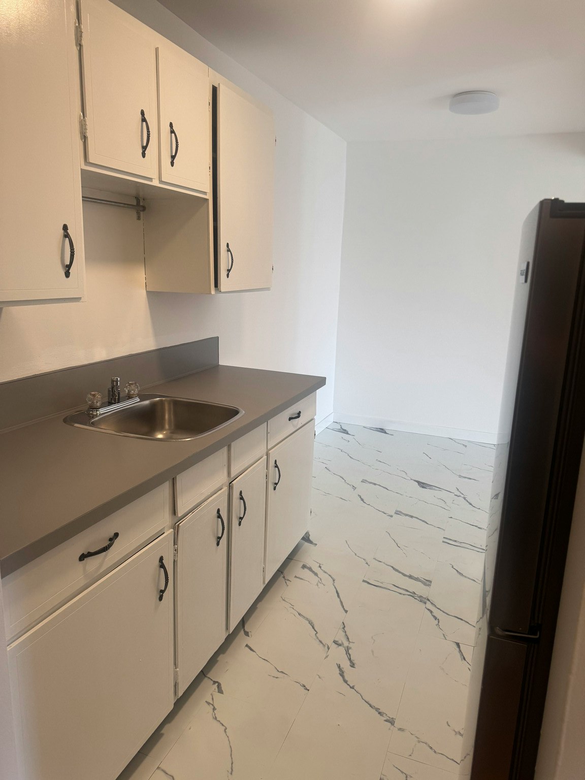 212-404 East 8th Avenue, Vancouver, BC, V5T 1S5 - 3