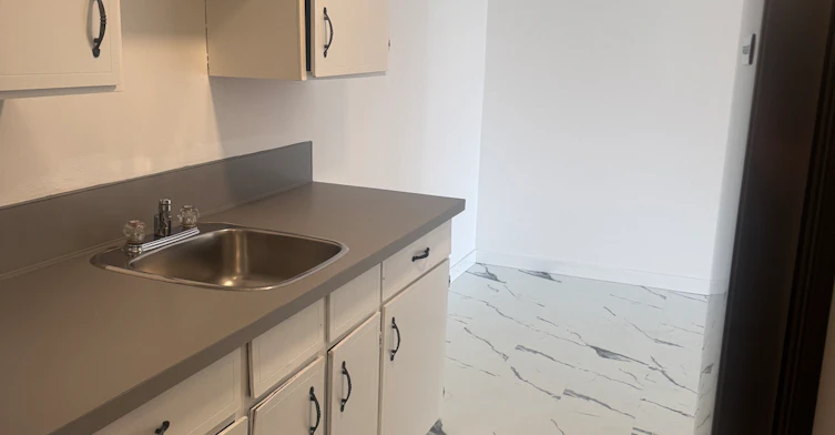 212-404 East 8th Avenue, Vancouver, BC, V5T 1S5 - 3