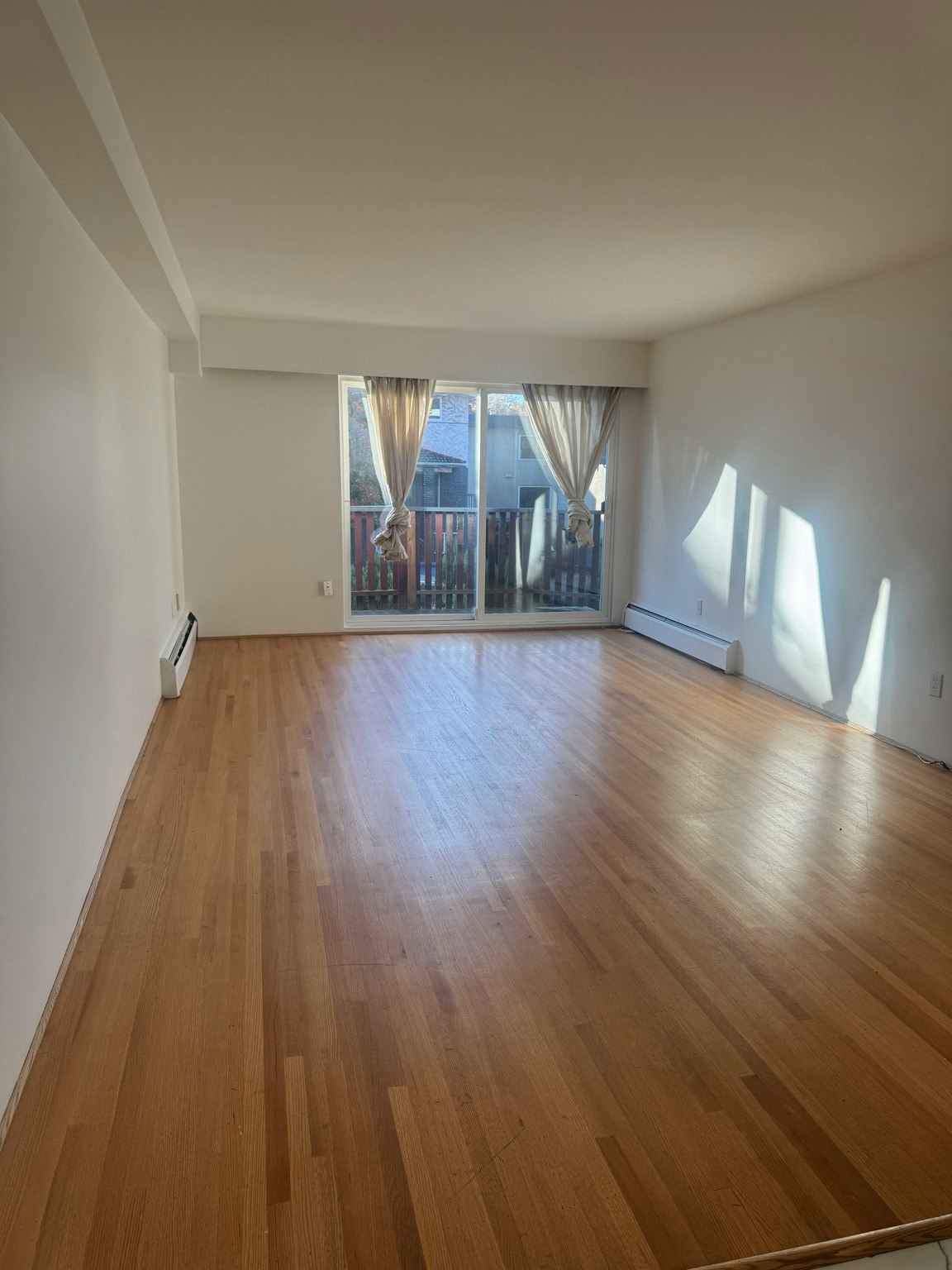 212-404 East 8th Avenue, Vancouver, BC, V5T 1S5