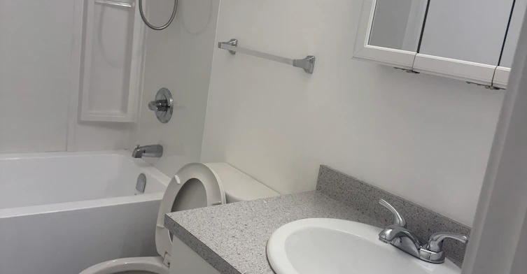 212-404 East 8th Avenue, Vancouver, BC, V5T 1S5 - 4