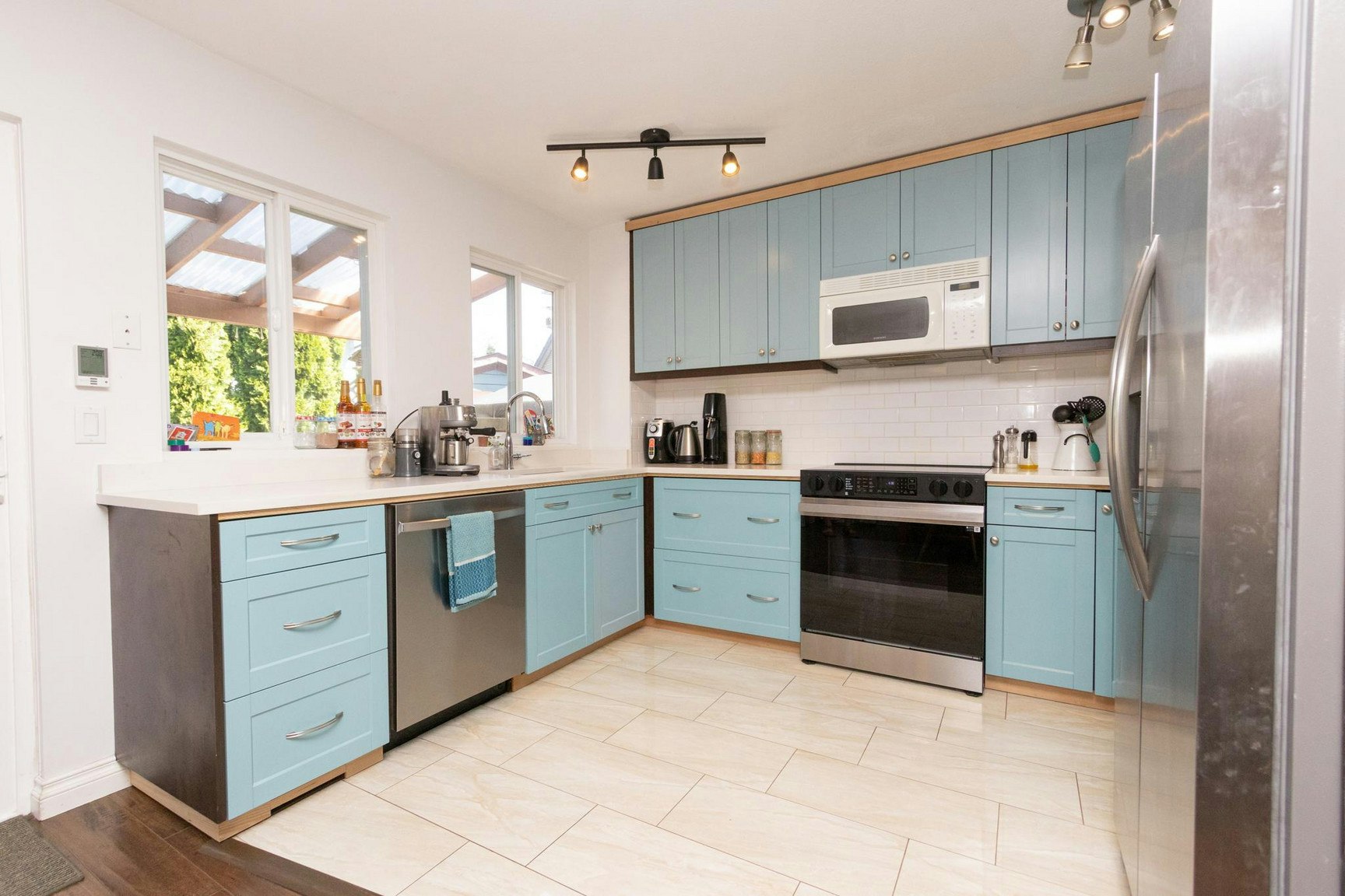 21573 Cherrington Avenue, Maple Ridge, BC, V2X 8R2 - 10