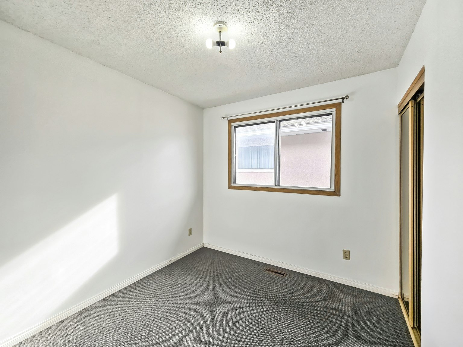 A-1513 36 Street Southeast, Calgary, AB, T2A 1C5 - 8