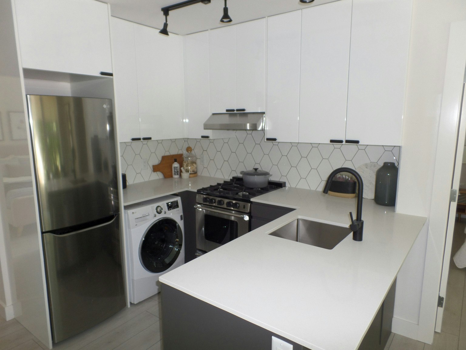 1716 Napier Street, Vancouver, BC, V5L 2N2 - 6