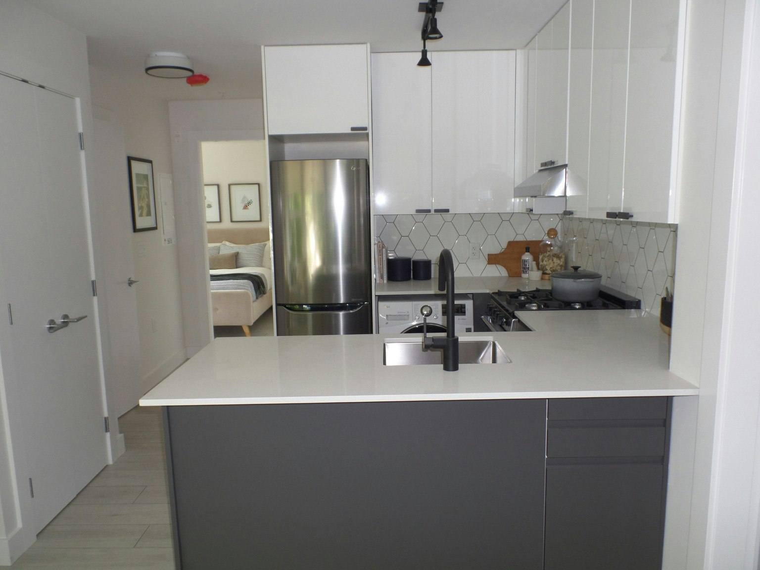 1716 Napier Street, Vancouver, BC, V5L 2N2 - 5