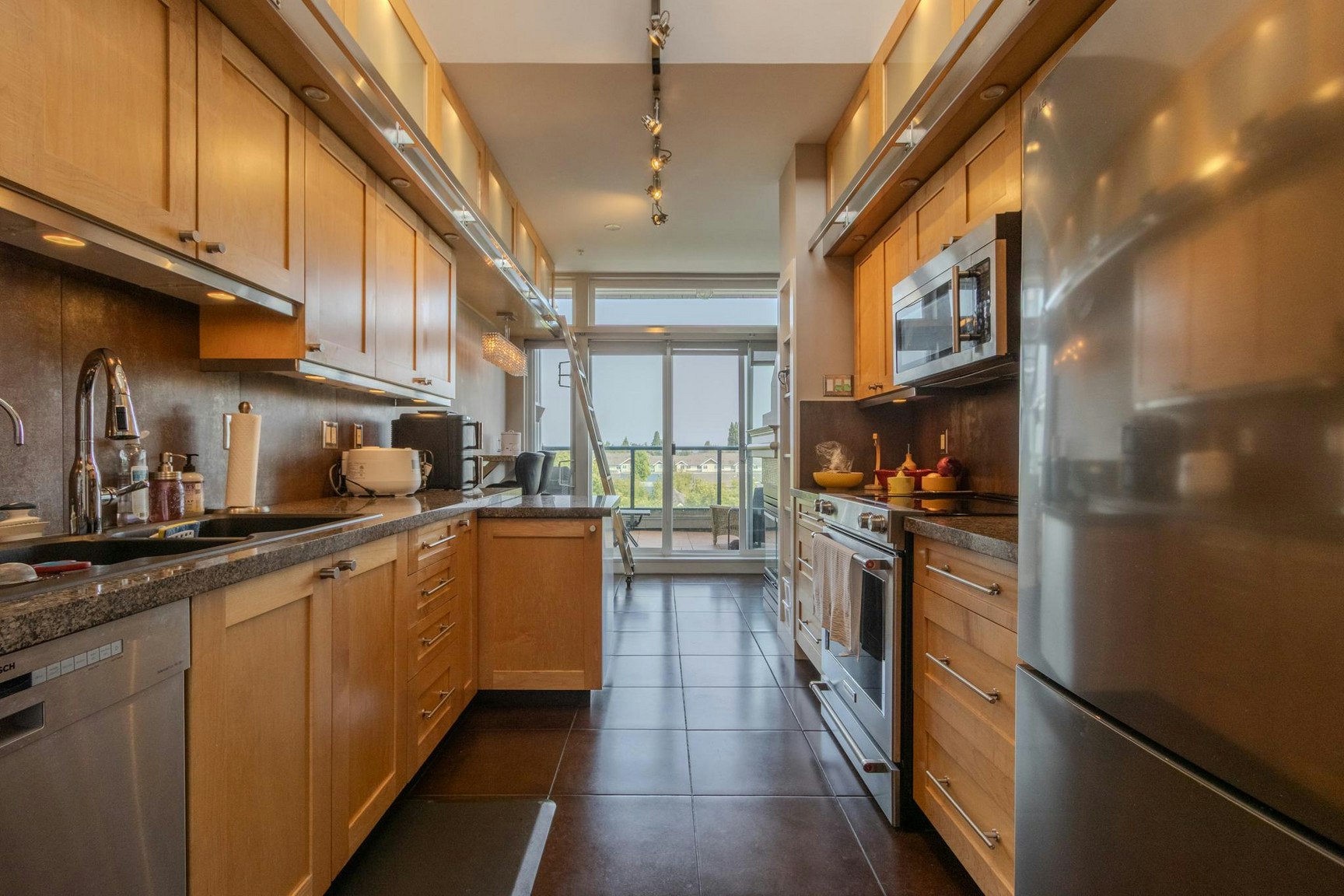5800 Andrews Road, Richmond, BC, V7E 6M2 - 7