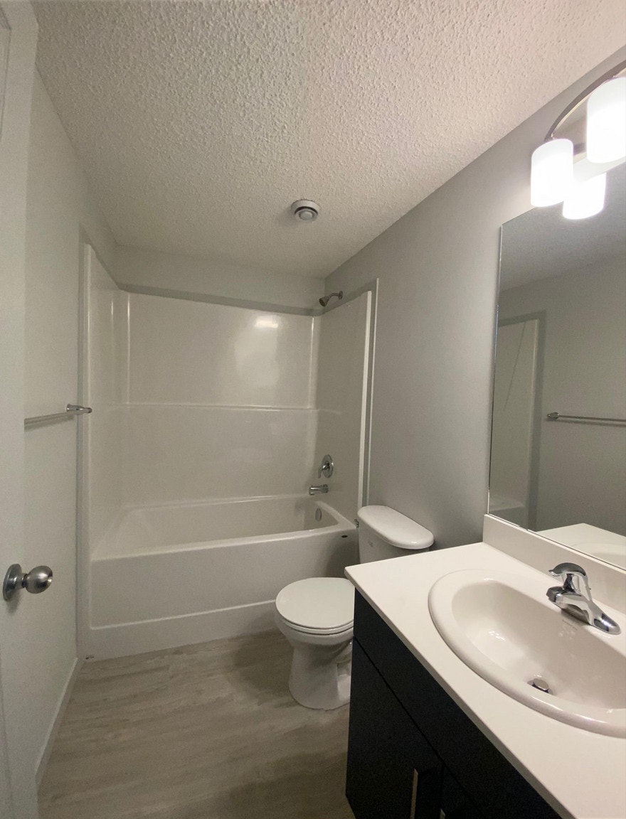 9447 Colak Lane Southwest, Edmonton, AB, T6W 5G7 - 4