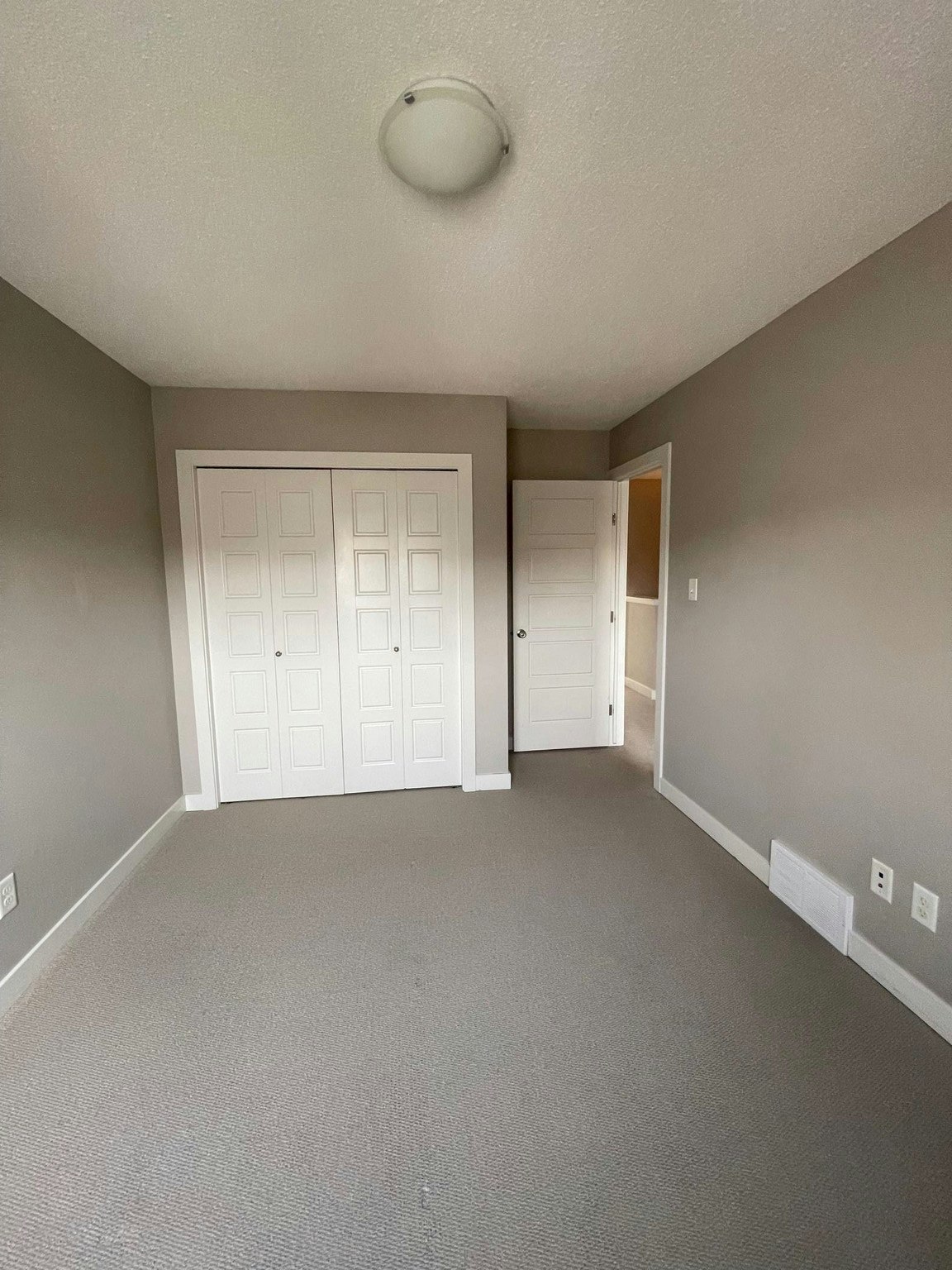 16724 15 Avenue Southwest, Edmonton, AB, T6W 3C4 - 9