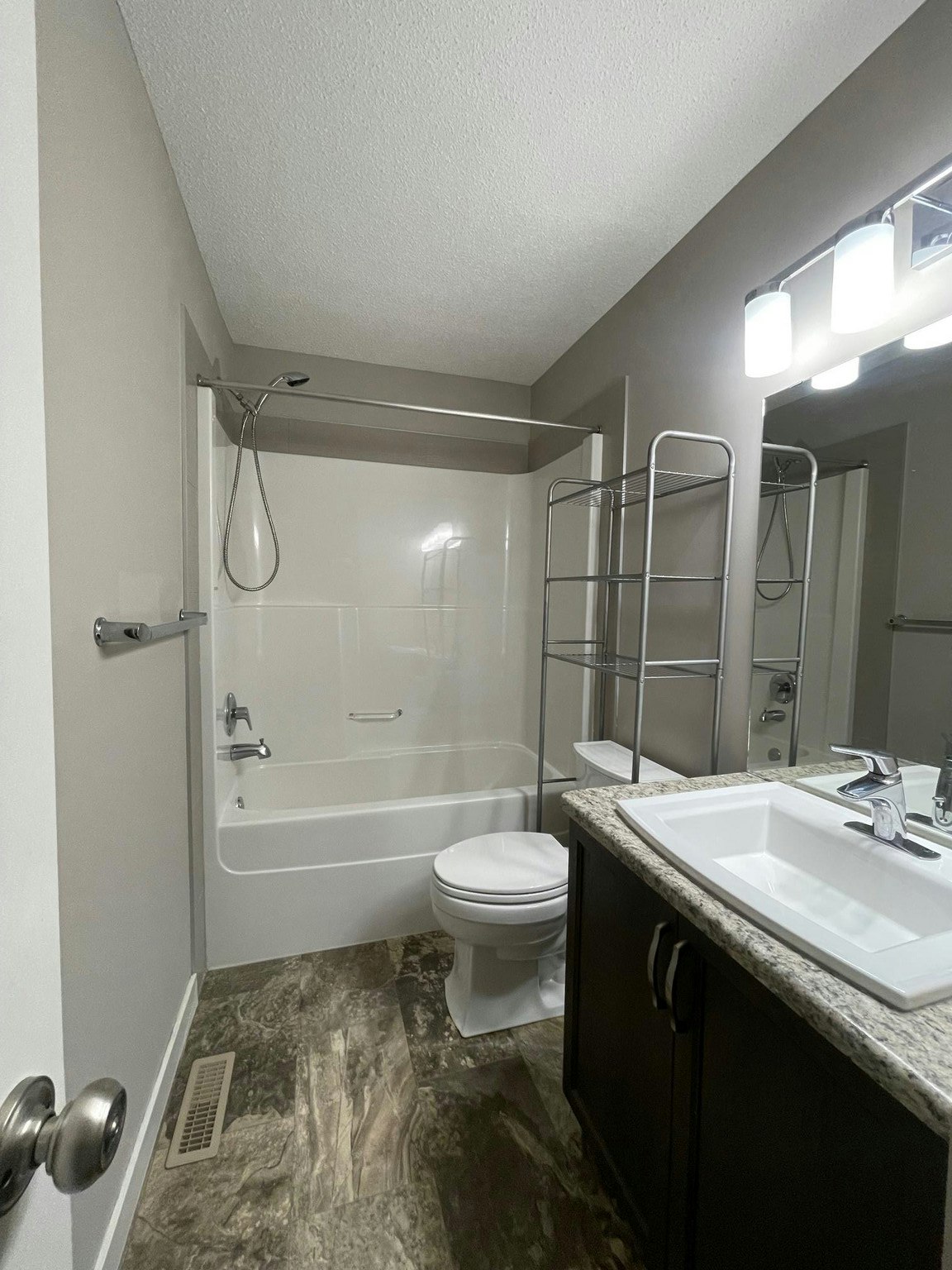 16724 15 Avenue Southwest, Edmonton, AB, T6W 3C4 - 8