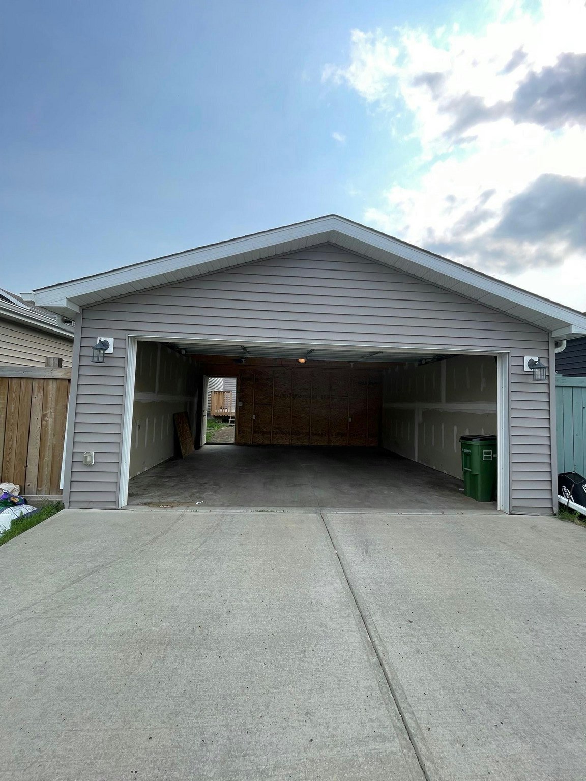 16724 15 Avenue Southwest, Edmonton, AB, T6W 3C4