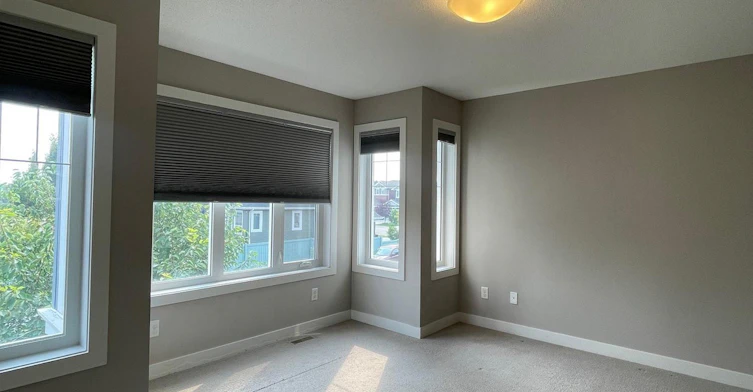 16724 15 Avenue Southwest, Edmonton, AB, T6W 3C4 - 3