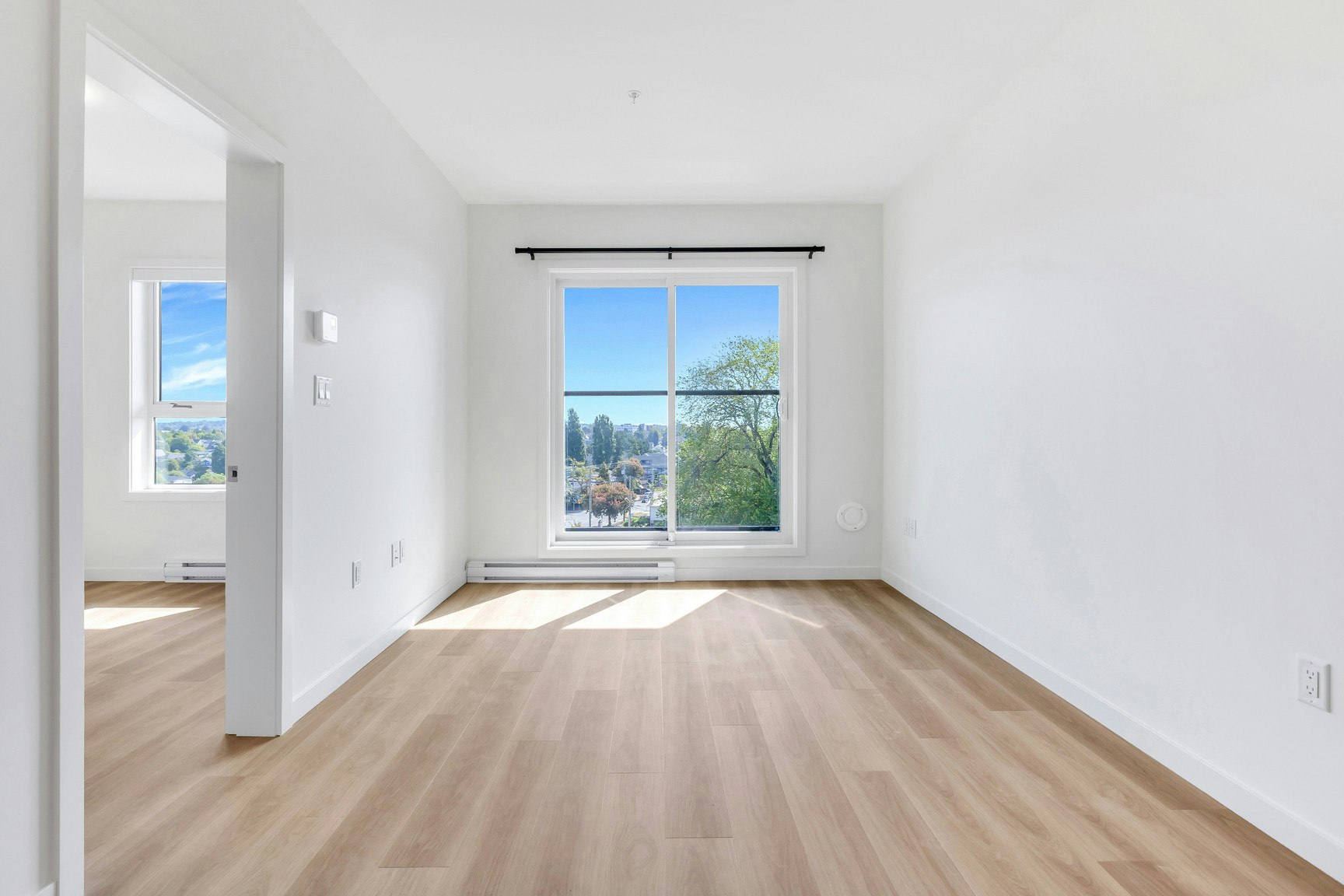 829 Old Esquimalt Road, Esquimalt, BC, V9A 4W9 - 2