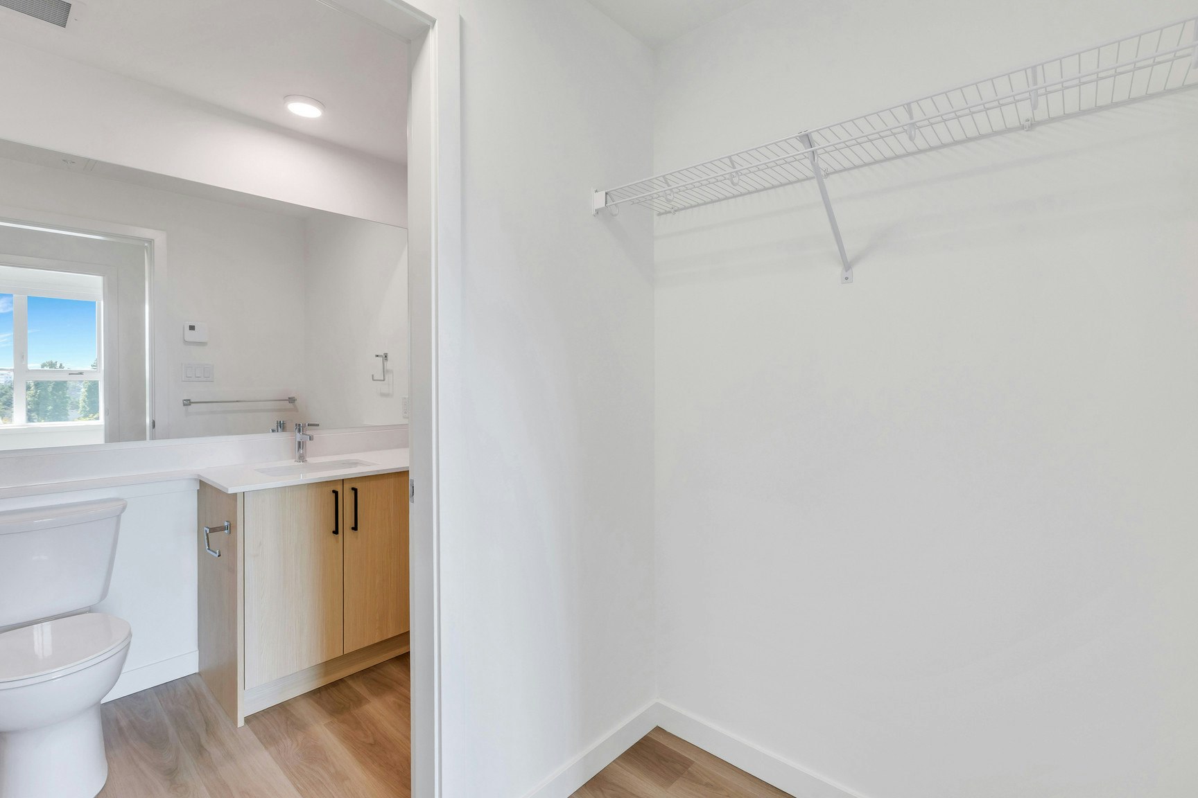 829 Old Esquimalt Road, Esquimalt, BC, V9A 4W9 - 14